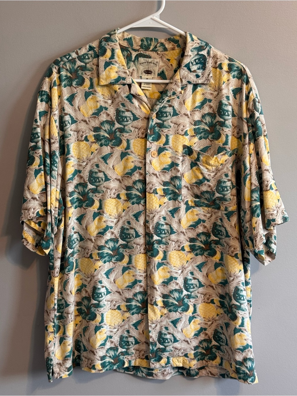 Original Island Sport Hawaiian Shirt Men’s M Rayon Pineapple Hibiscus Aloha